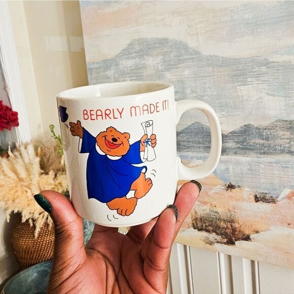VTG 80's " Bearly Made It" Graduation Coffee Mug. - Picture 13 of 15